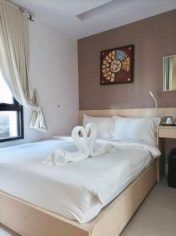 My Hotel Phuket Patong Bagian luar foto