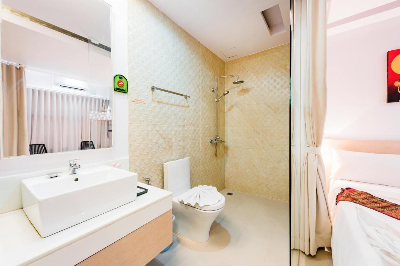 My Hotel Phuket Patong Bagian luar foto